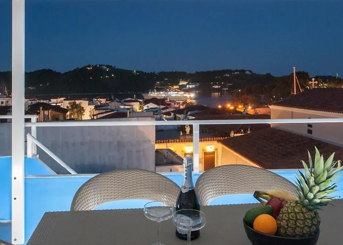 Capolavoro, Boutique With Unique Rooftop 度假居 *